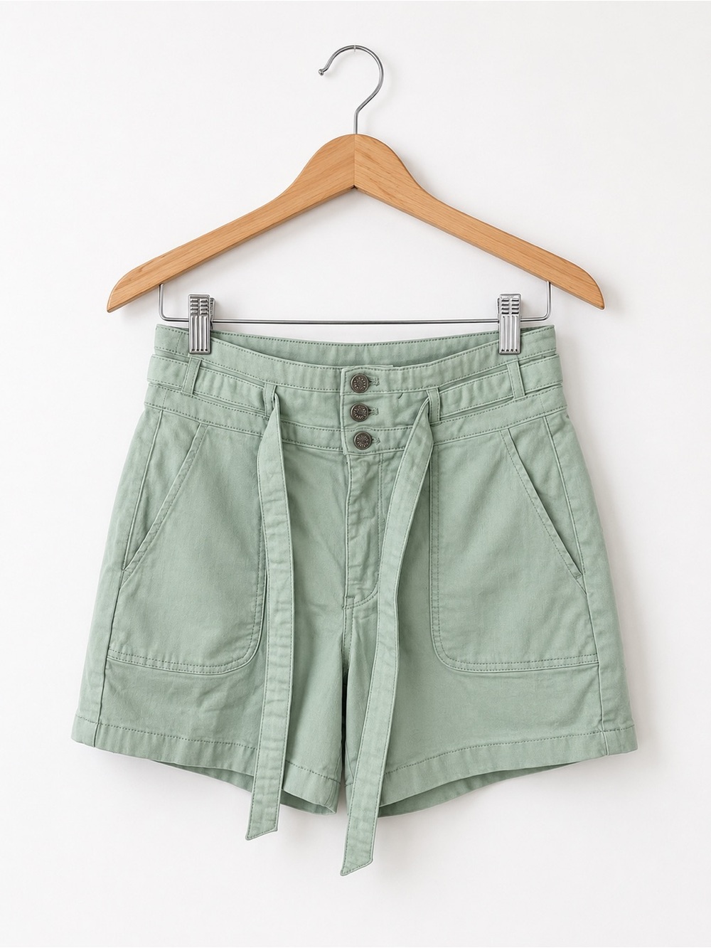 White House Black Market Sage Green 5" High-Rise Shorts NWT Quiet Luxury Size 8
